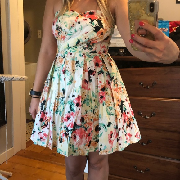 Piper Dresses & Skirts - Adorable floral sweetheart top dress - sz L Piper Dresses & Skirts - Adorable floral sweetheart top dress - sz L